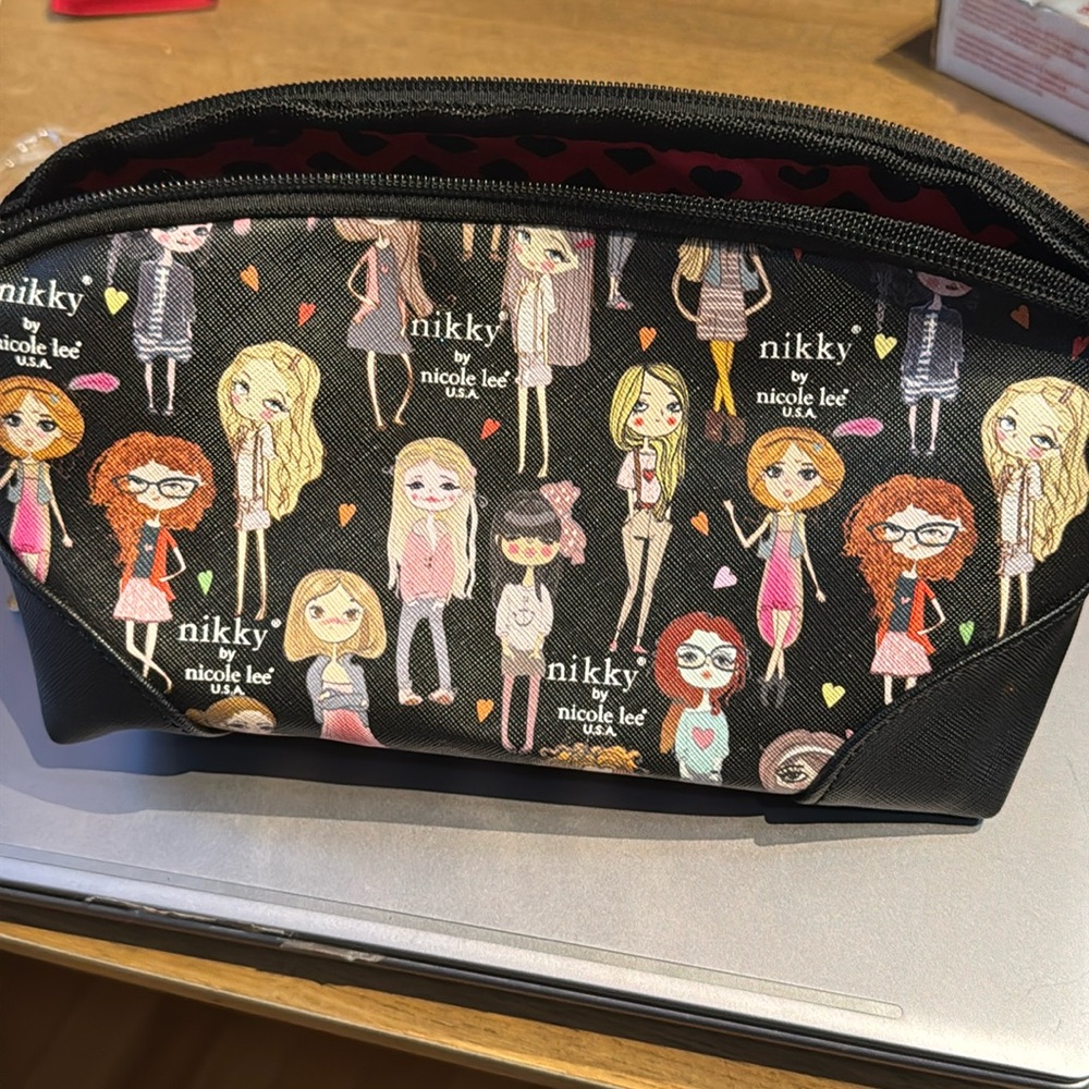 Makeup pouch
